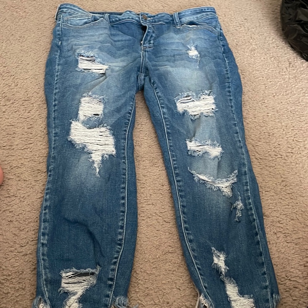 women ripped jeans